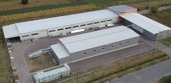 NIGOS-elektronik ima zaokruženu proizvodnju uz kompletnu savremenu opremu na 2500m2 sopstvenog proizvodnog prostora.