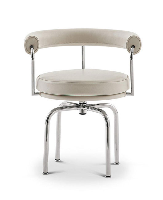 Fotelja B302 (LC7) je dizajnirana 1927. godine i njen dizajn kombinuje najbolje karakteristike Thonet stolice 6009 i kuhinjske hoklice Čarla Blanka (Charles Blanc).