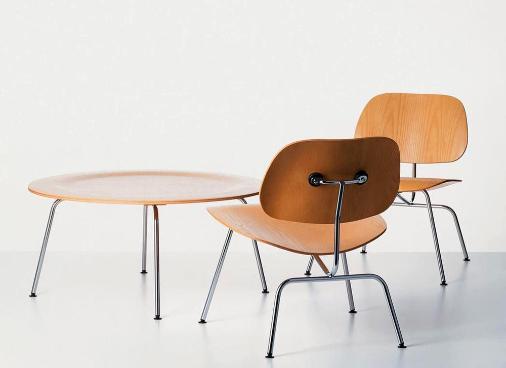 DCM (Dining Chair Metal) je bio skraćeni naziv za trpezarijsku stolicu iz 1946. godine koja ima sedište i naslon od otpresaka, a metalnu bazu. Uz stolicu za odmor LCM (Lounge Chair Metal), kao i pripadajući sto, ovaj dizajn predstavlja prvi veliki komercijalni uspeh Čarlsa i Rej Ims u domenu nameštaja.