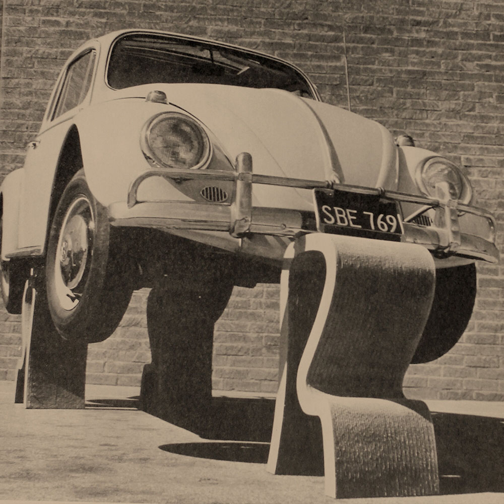 Reklama za seriju Easy Edges iz 1972. godine sa ciljem da uveri potencijalne kupce u izdržljivost i kvalitet nameštaja od kartona.