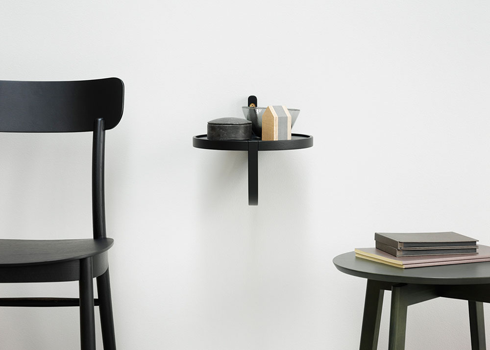 Dizajn za mali prostor je bila jedna od tema sajma, a malena Archetto polica je odgovor studija Note Design na ovu temu.
