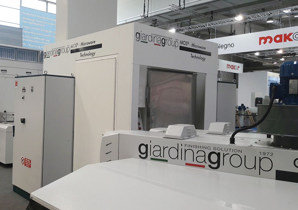 Slika 6. Mikrotalasna laboratorijska sušara za vodorazredive premaze (proizvođač: Giardina Finishing, Italija)