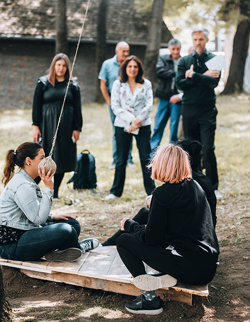 Autorke Milica Đurić, Nađa Ristović i Julija Radosavljević su osvojile nagradu za najbolje izvedeni projekat za rešenje „Zen zona“, prostornog ambijenta osmišljenog za opuštanje i meditaciju.